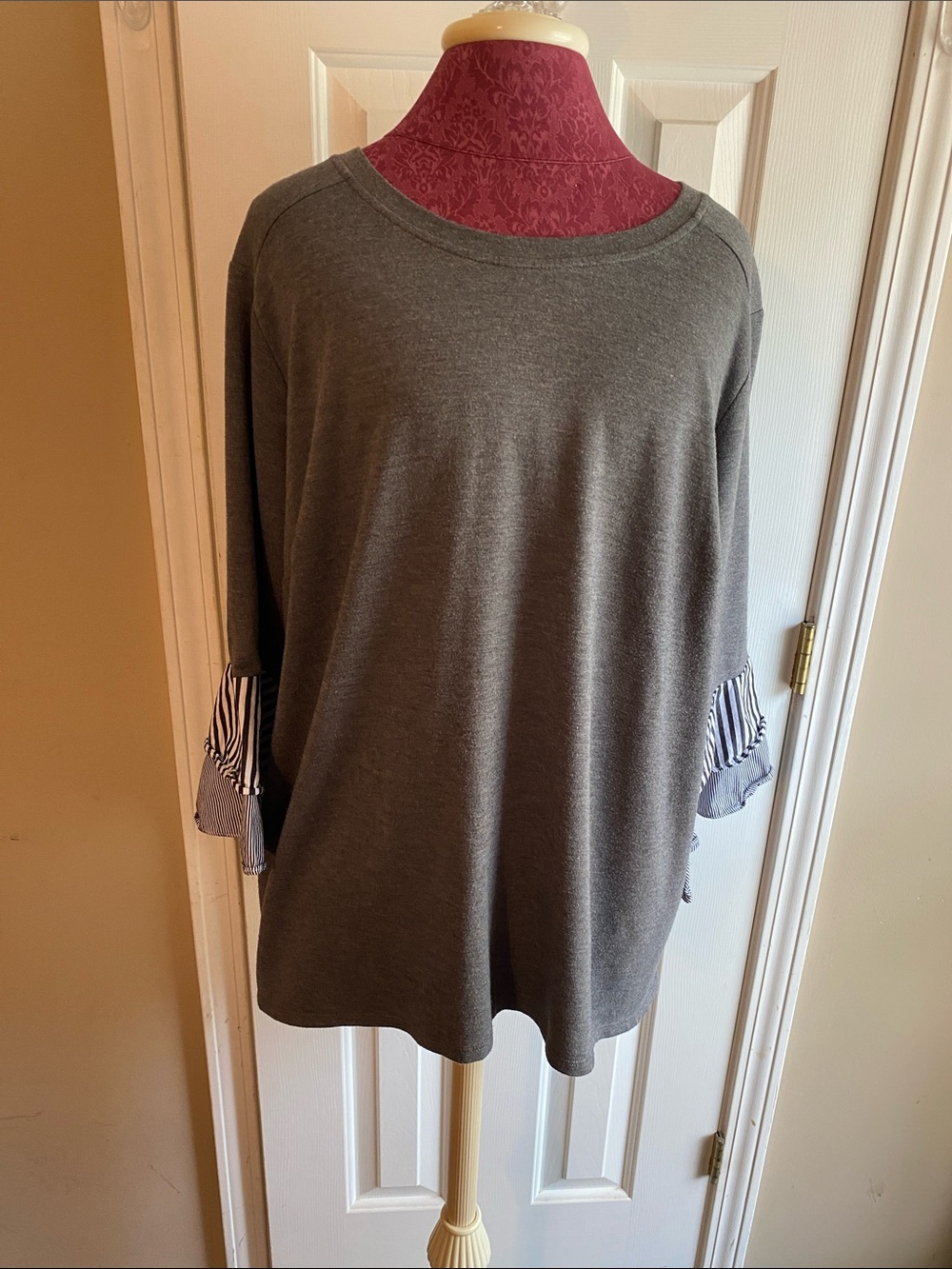 Alyx 1X Relaxed Gray Women's Top with Striped Ruffle Sleeves